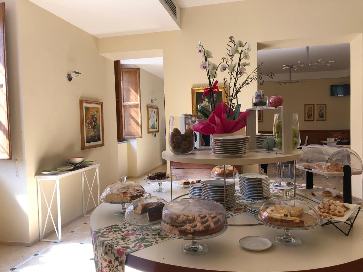 Basilica Hotel Rome Bagian luar foto