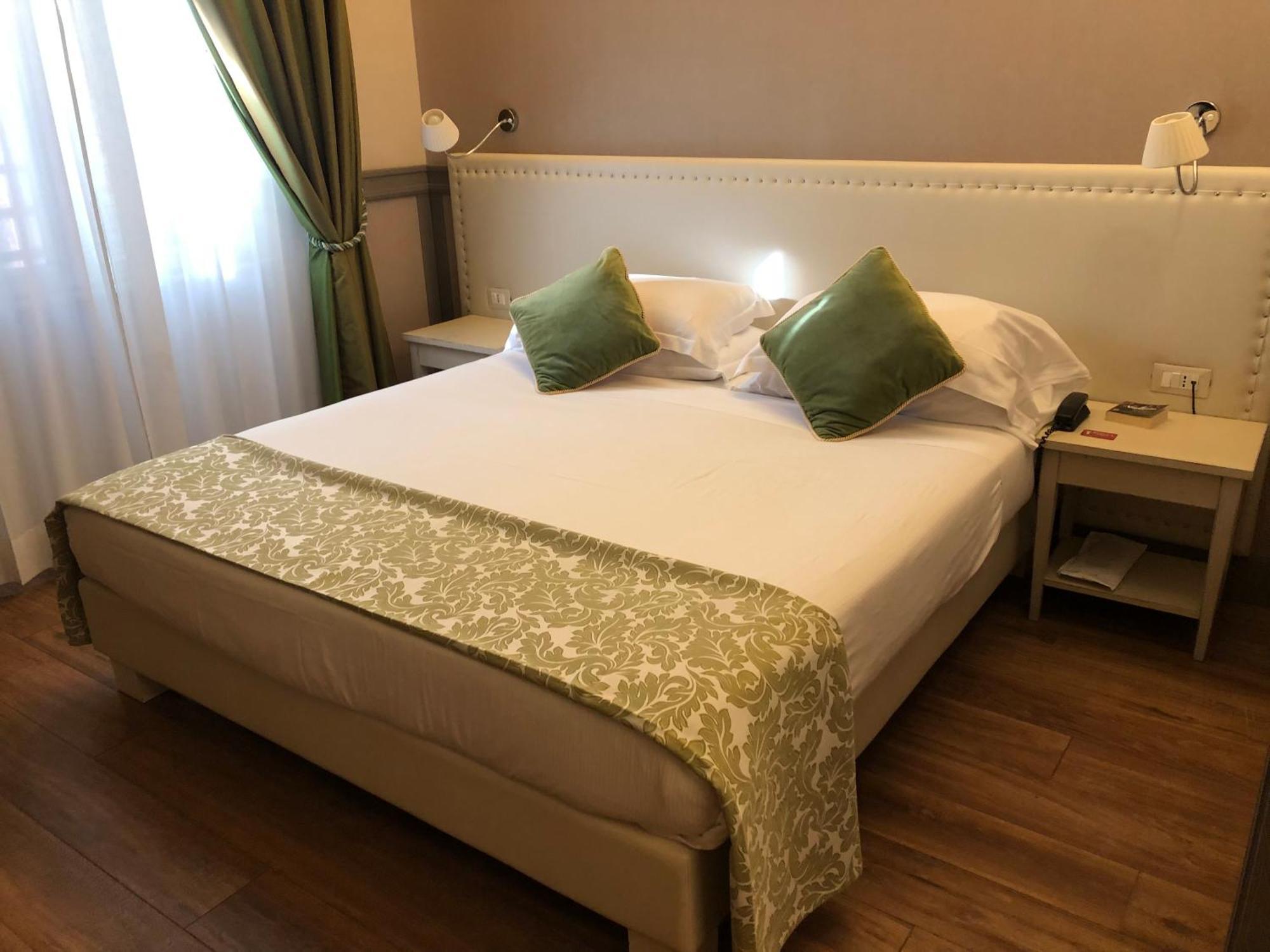 Basilica Hotel Rome Bagian luar foto