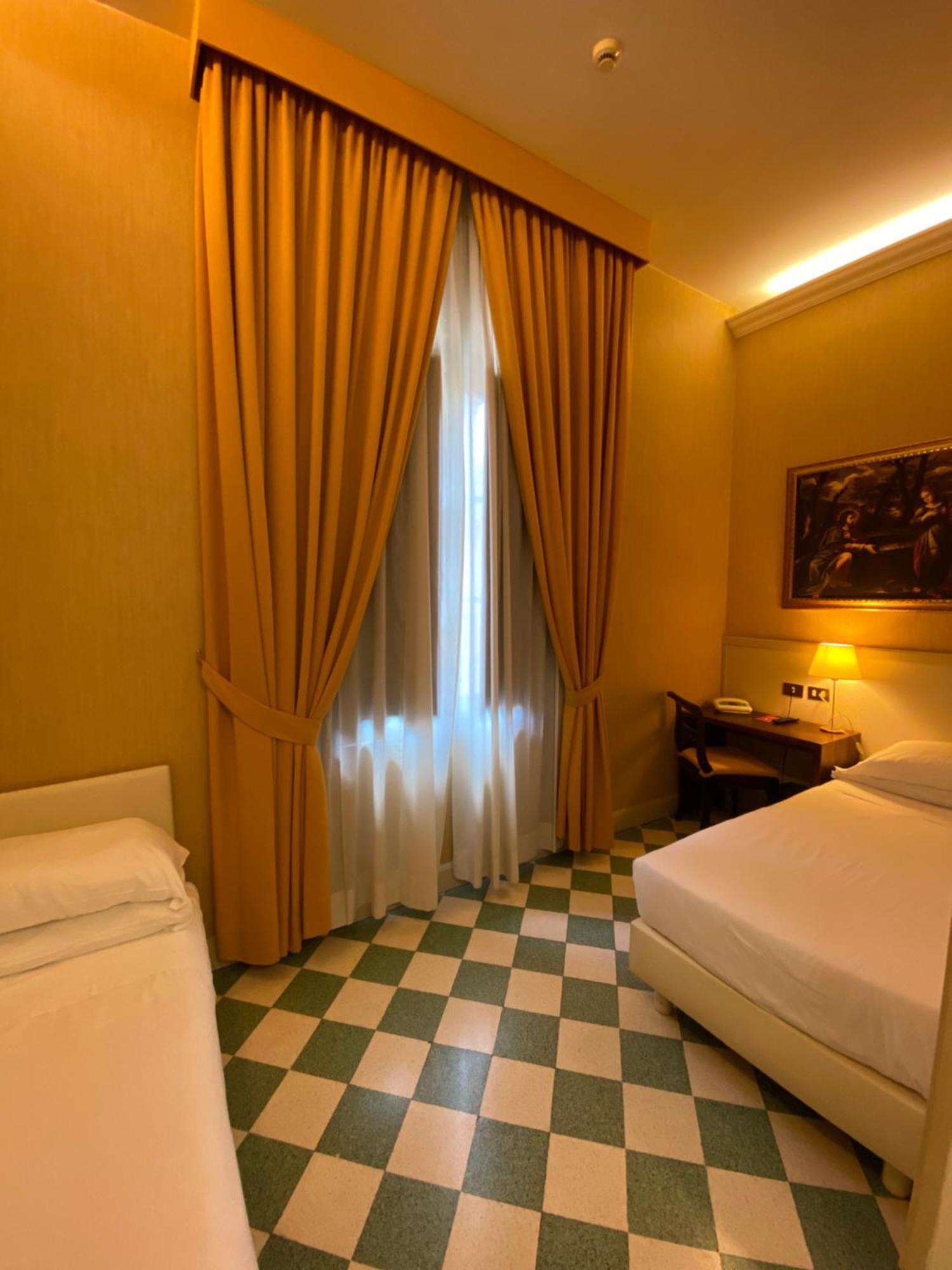 Basilica Hotel Rome Bagian luar foto