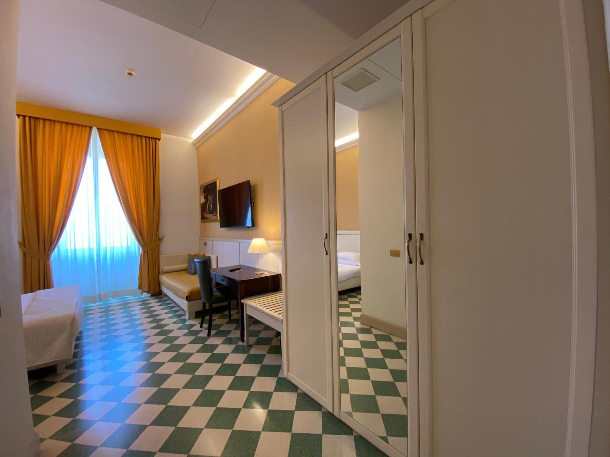 Basilica Hotel Rome Bagian luar foto