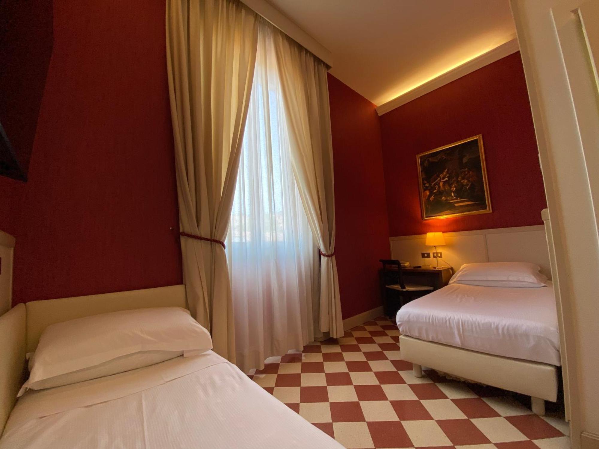 Basilica Hotel Rome Bagian luar foto