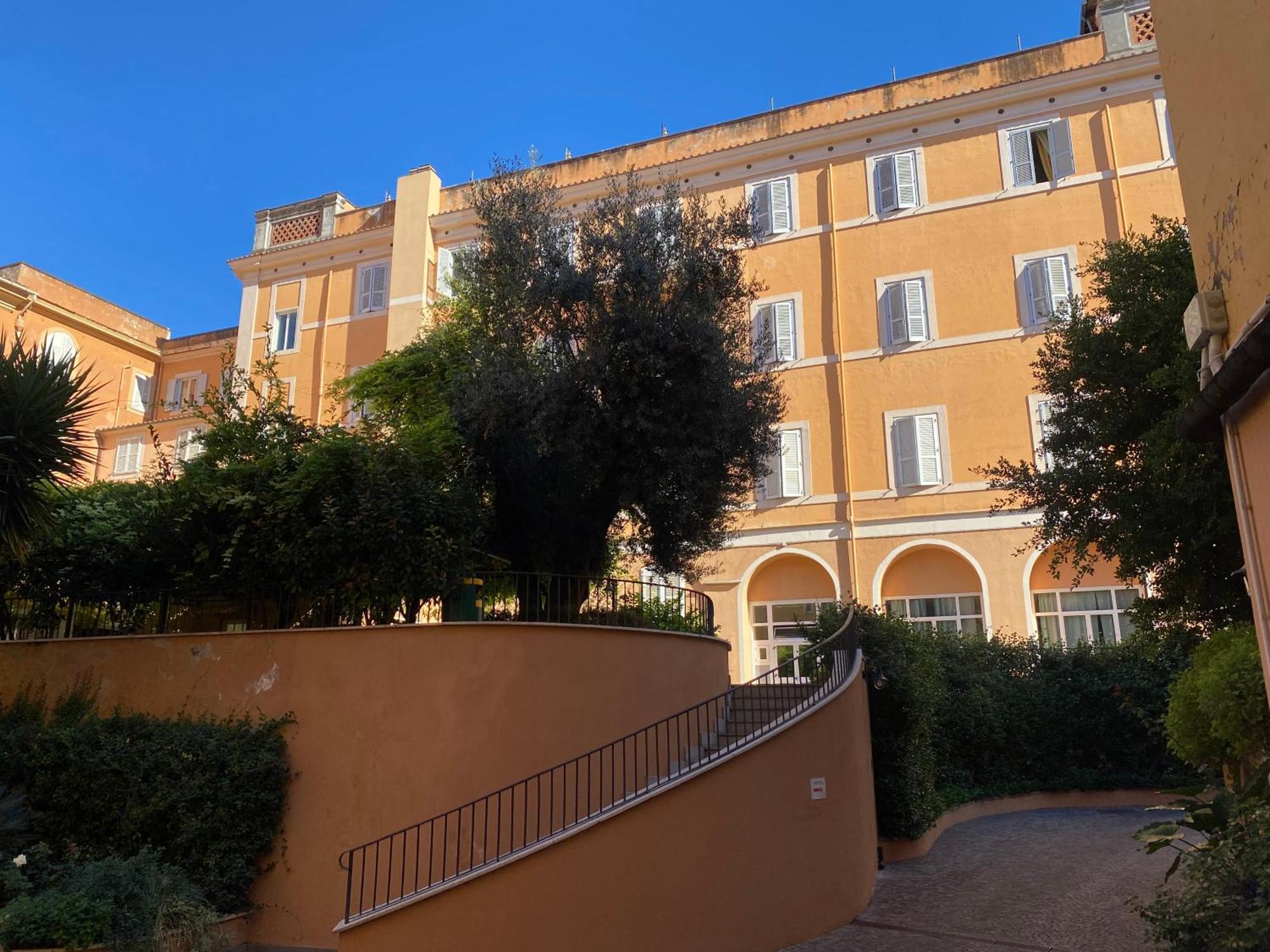 Basilica Hotel Rome Bagian luar foto